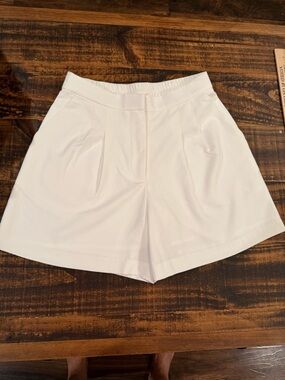 Skies Are Blue Cream High-Waist Tailored zipper Shorts